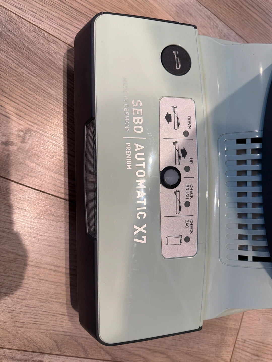 Sebo Automatic X7 Premium Vacuum Cleaner - photo 2