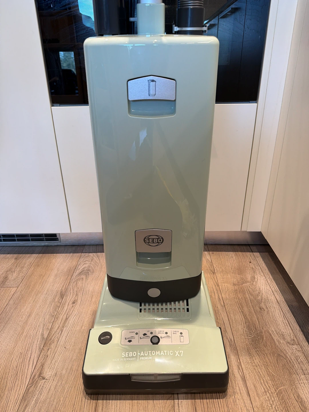 Sebo Automatic X7 Premium Vacuum Cleaner