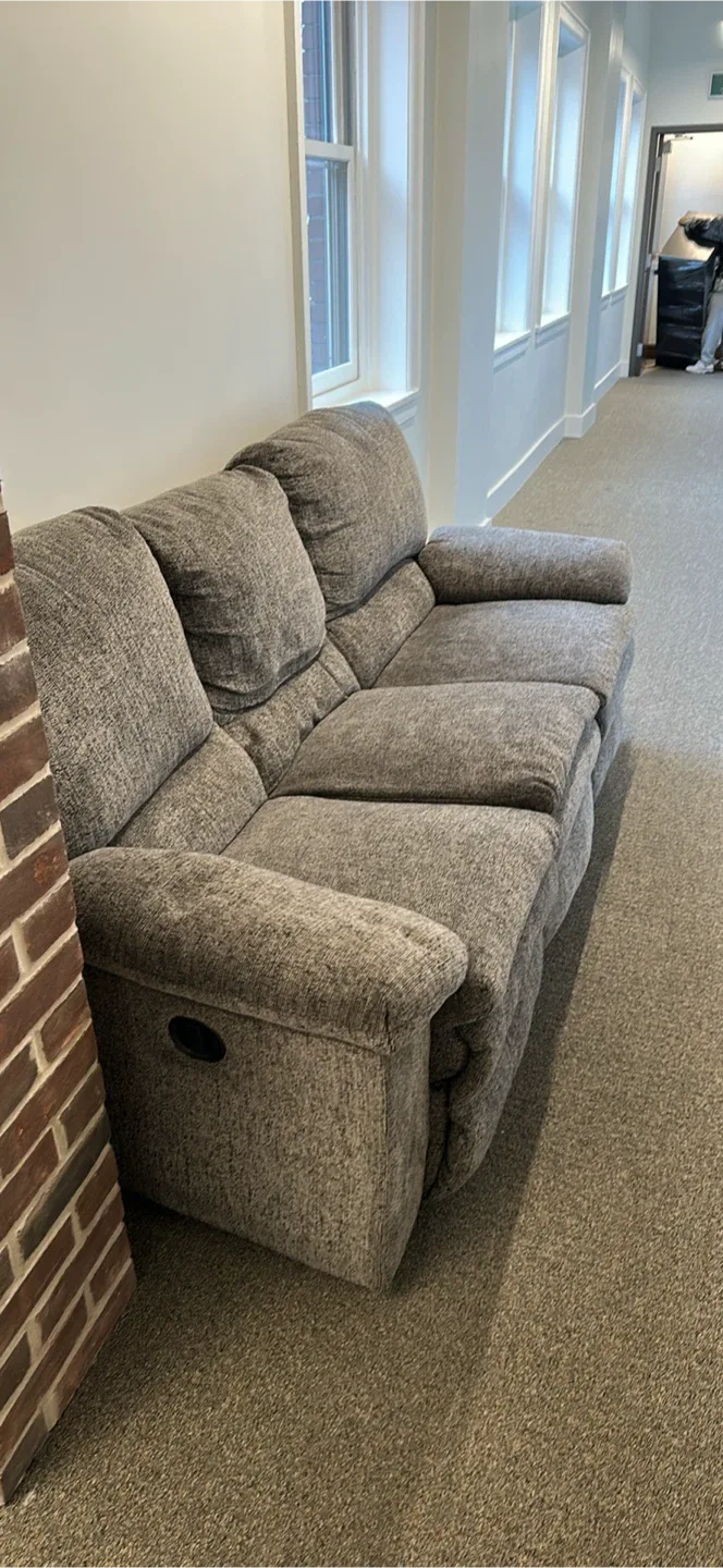 Free!!! Today 30 nov Grey Reclining Sofa