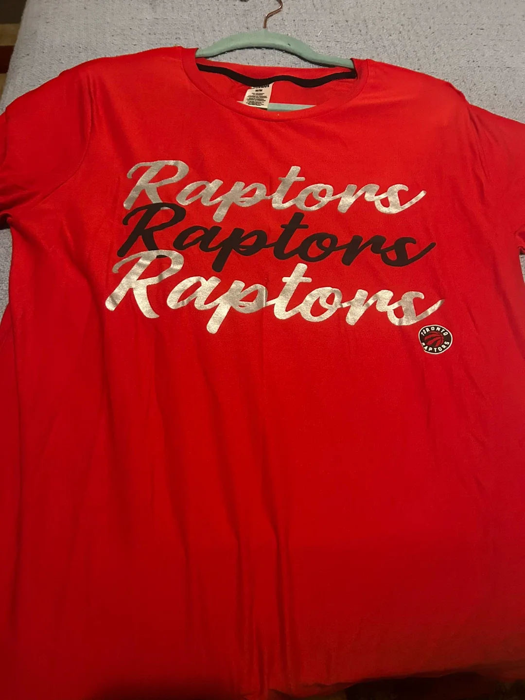 NBA Toronto Raptors Red T-Shirt - Size M image indicator(2)