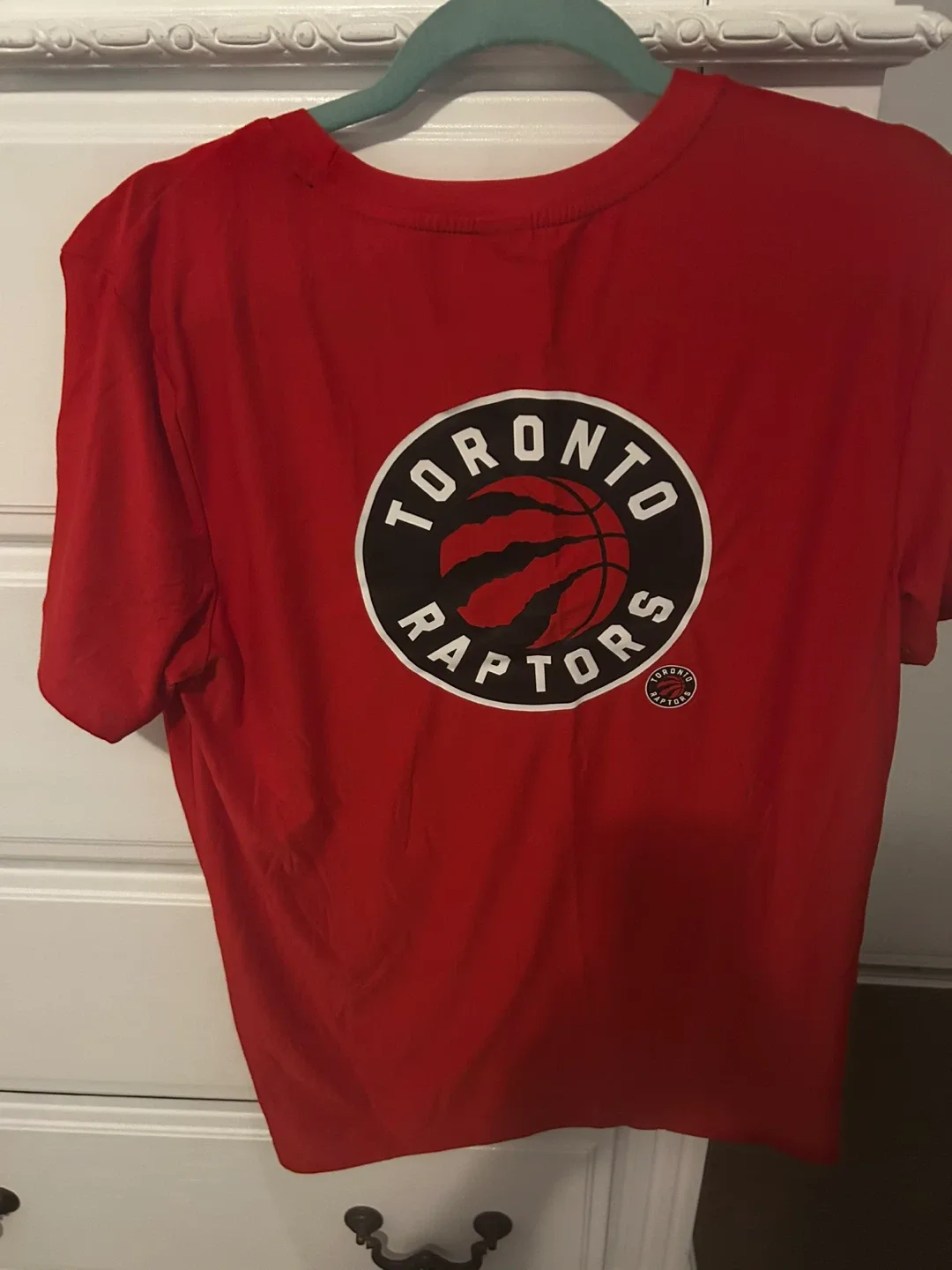 NBA Toronto Raptors Red T-Shirt - Size M image indicator(3)