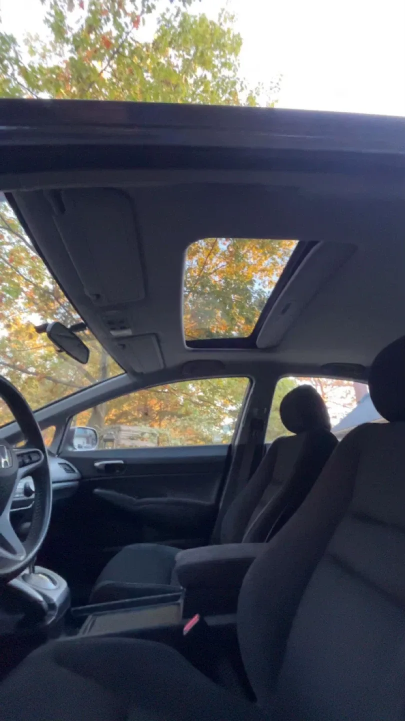 2010 Honda Civic + Brand New Winter Tires image indicator(4)