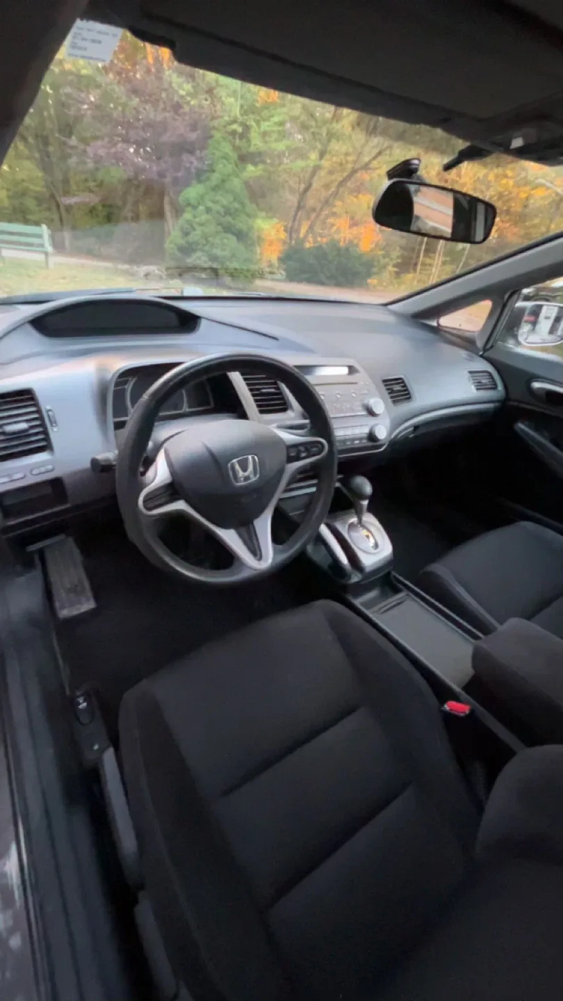 2010 Honda Civic + Brand New Winter Tires image indicator(5)