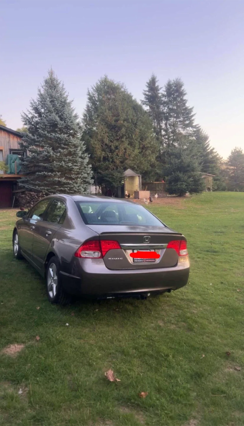 2010 Honda Civic + Brand New Winter Tires image indicator(3)