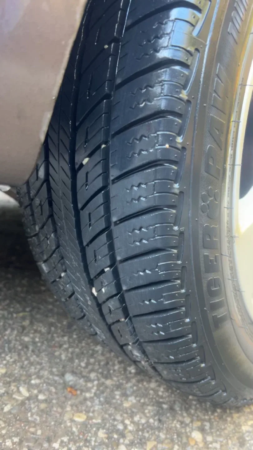 2010 Honda Civic + Brand New Winter Tires image indicator(8)