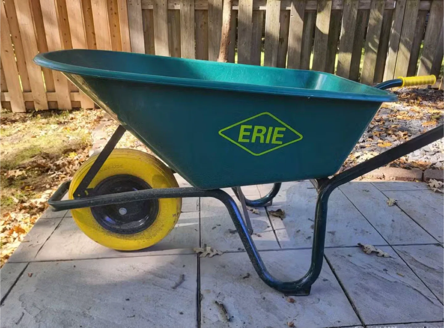 Erie Wheelbarrow - Green