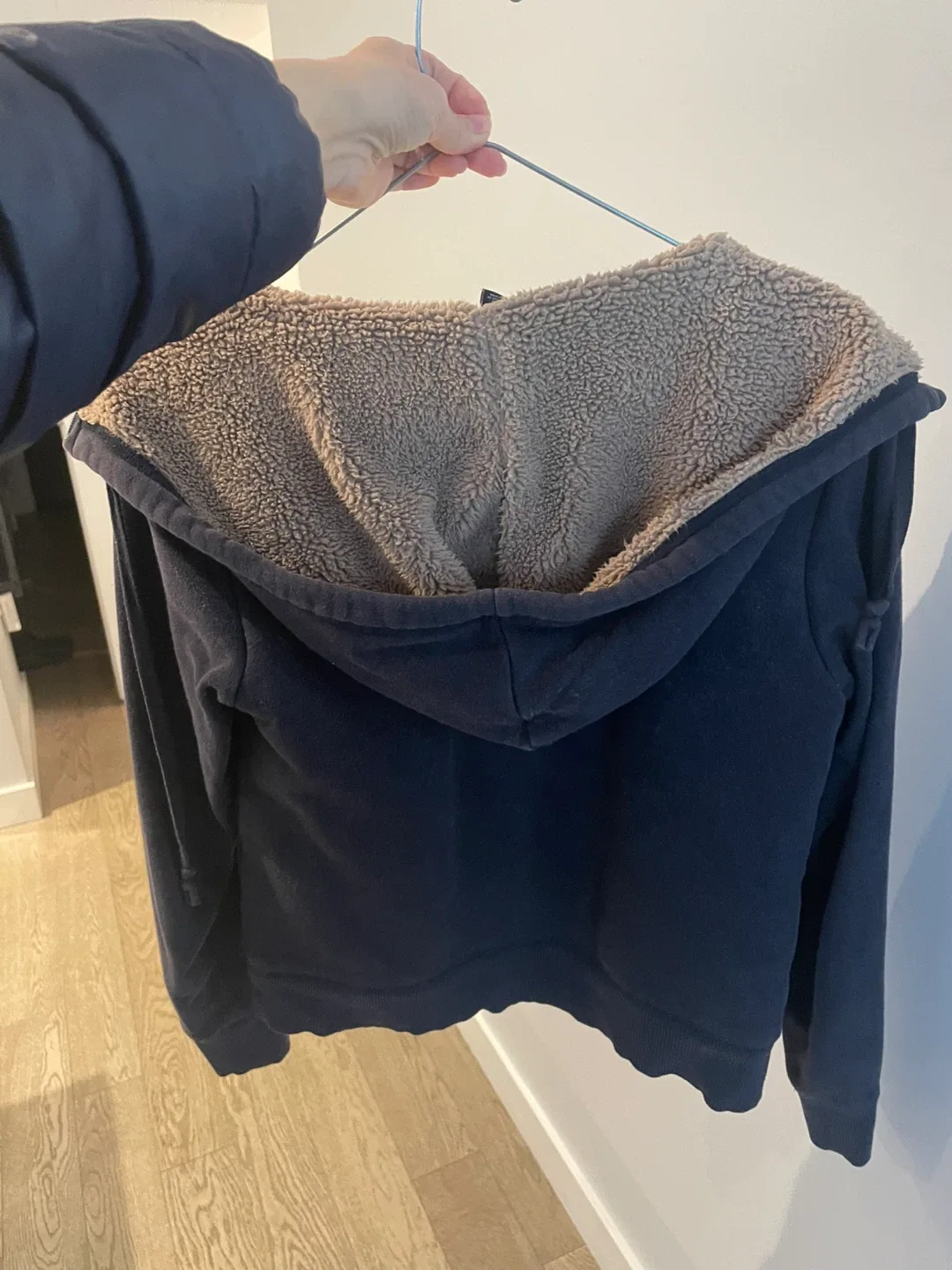 Uniqlo XS Blue Sherpa Lined Hoodie image indicator(2)