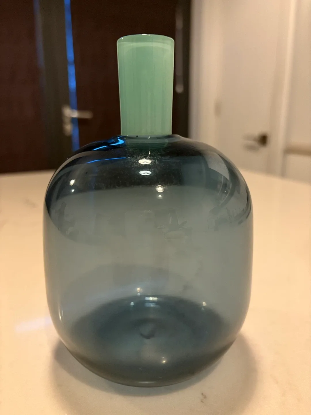 Handblown Glass Vessel Vase Lynn Read Vitreluxe Studio image indicator(10)