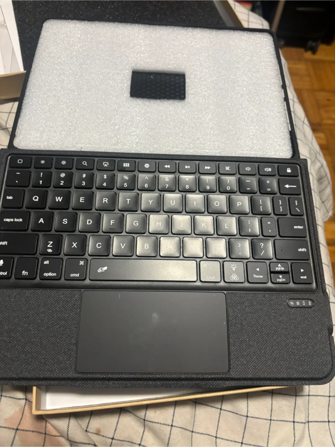 Wiwu iPad Split Keyboard new  11 inches iPad Pro (2018/2020/2022 image indicator(2)