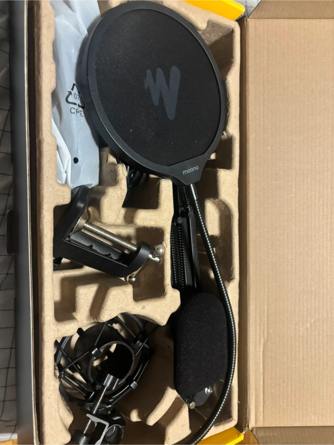 Maono AU-A04 Podcasting Microphone Kit - New image indicator(3)