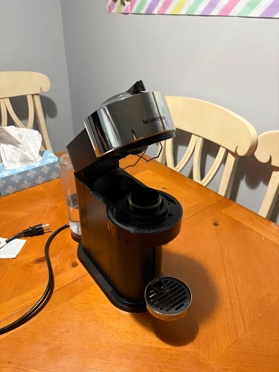 Nespresso Vertuo Next Coffee Machine - Black (used)