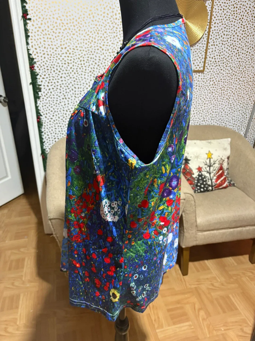 Floral Sleeveless Top - Size XL image indicator(2)