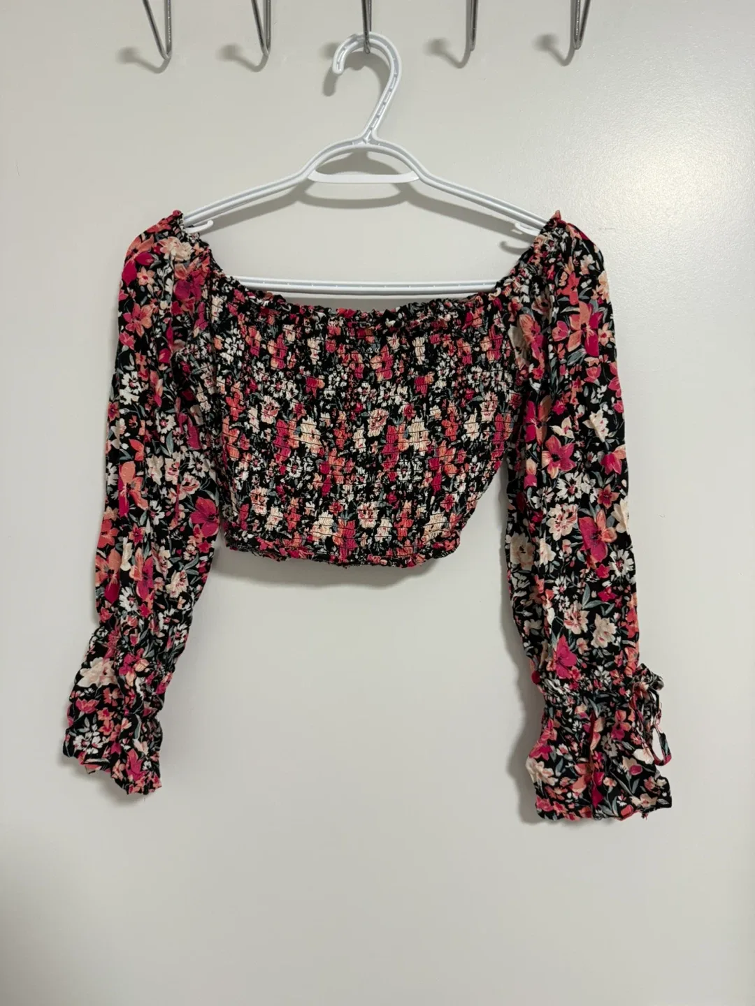 Dynamite Floral Long Sleeve Crop Top