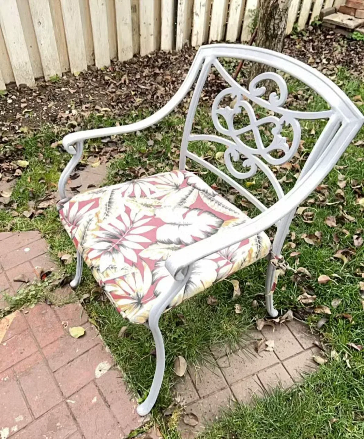 Outdoor Patio Chair - White Metal Frame image indicator(2)