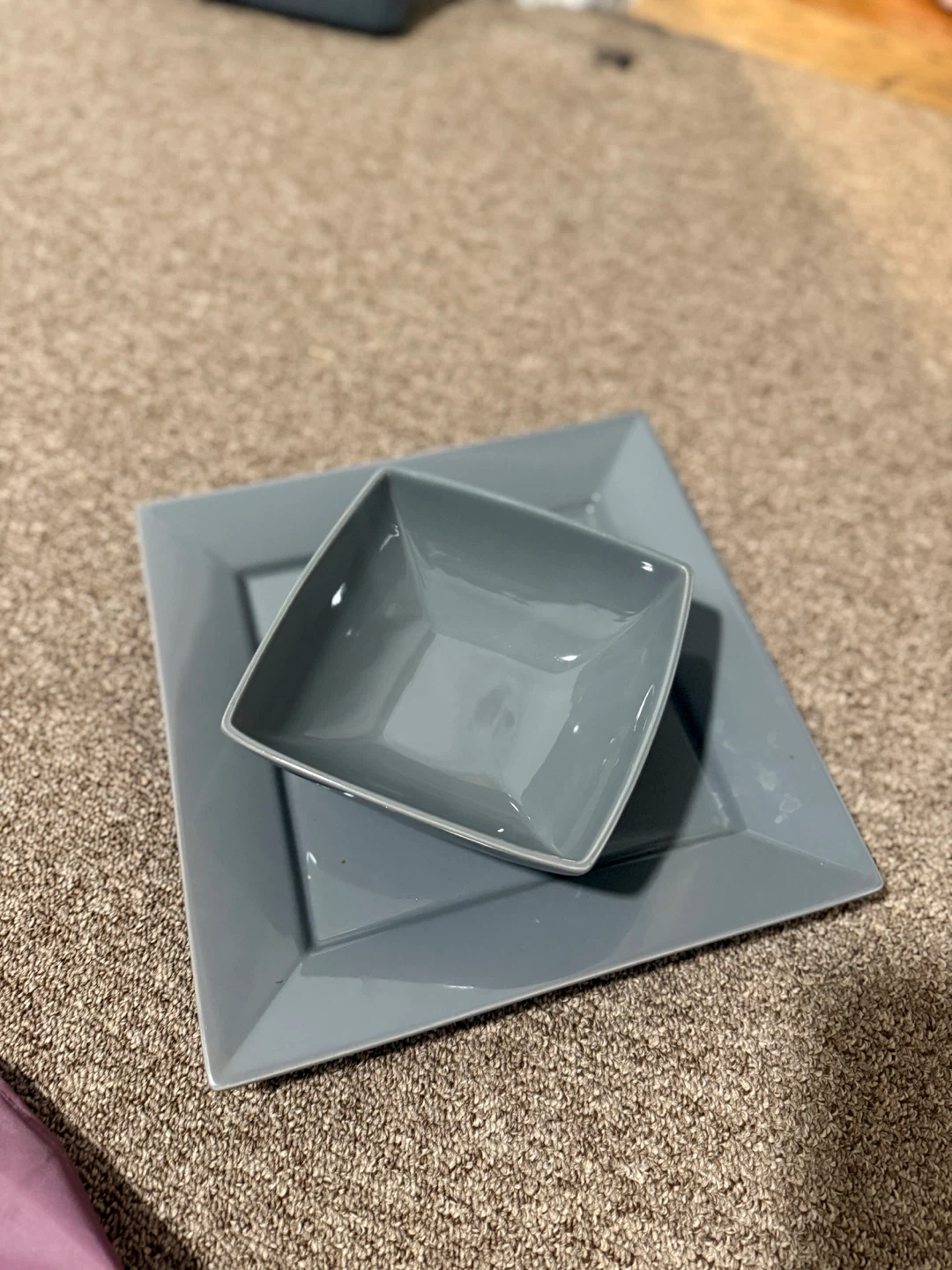 Gray Square Dinnerware Set of 4 (Bowl & Plate)
