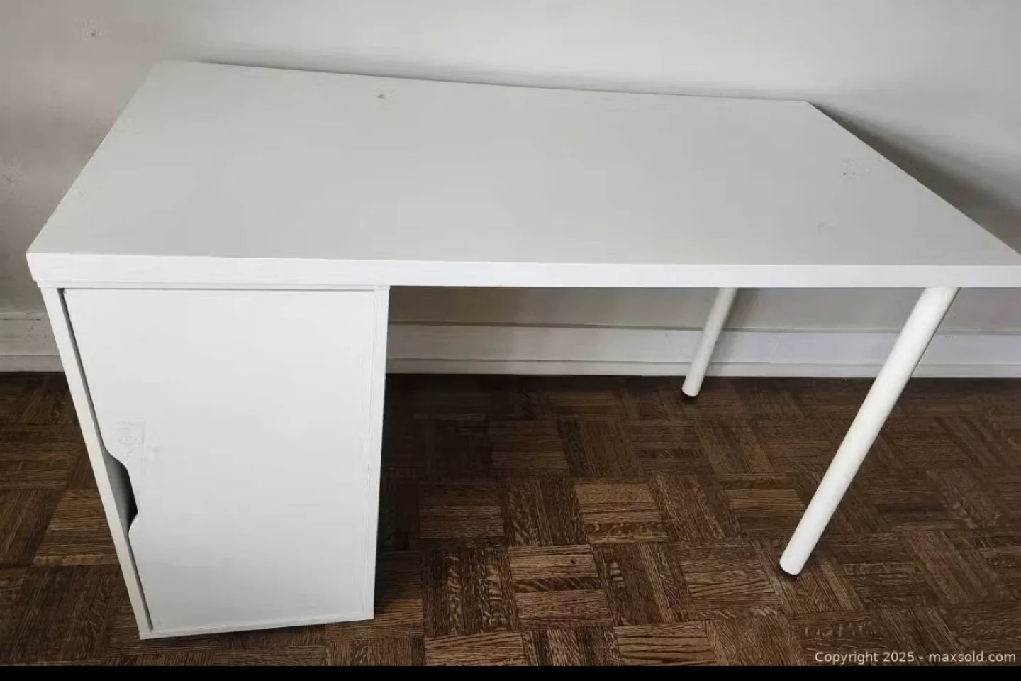 IKEA desk with storage image indicator(2)