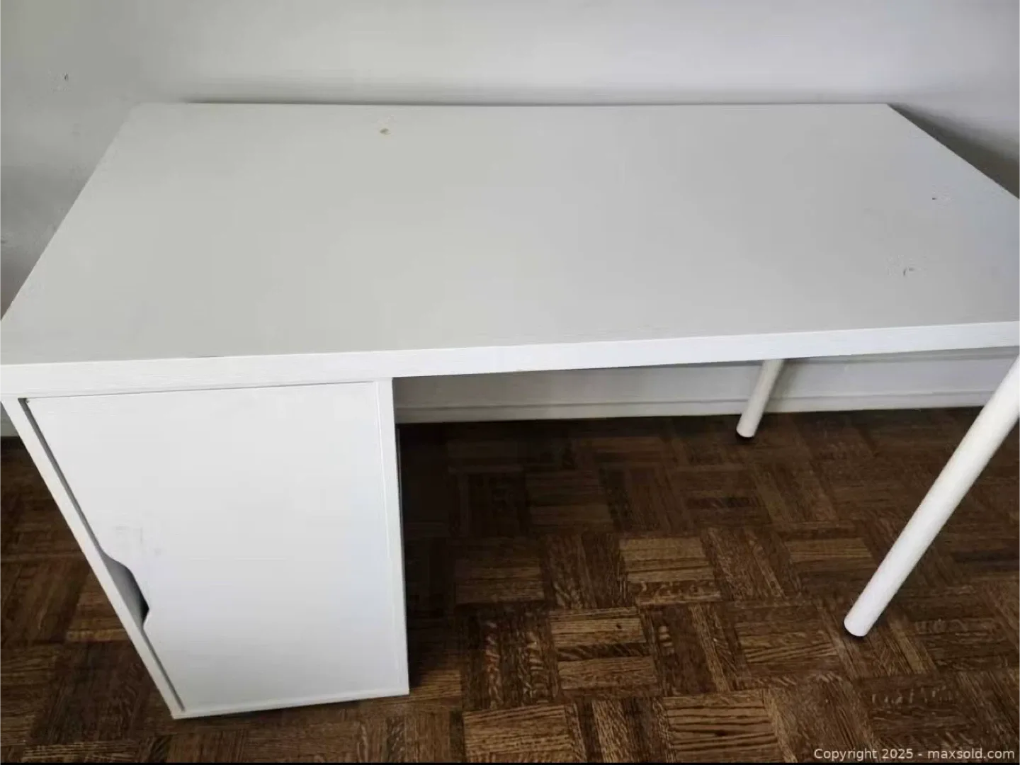 IKEA desk with storage image indicator(3)