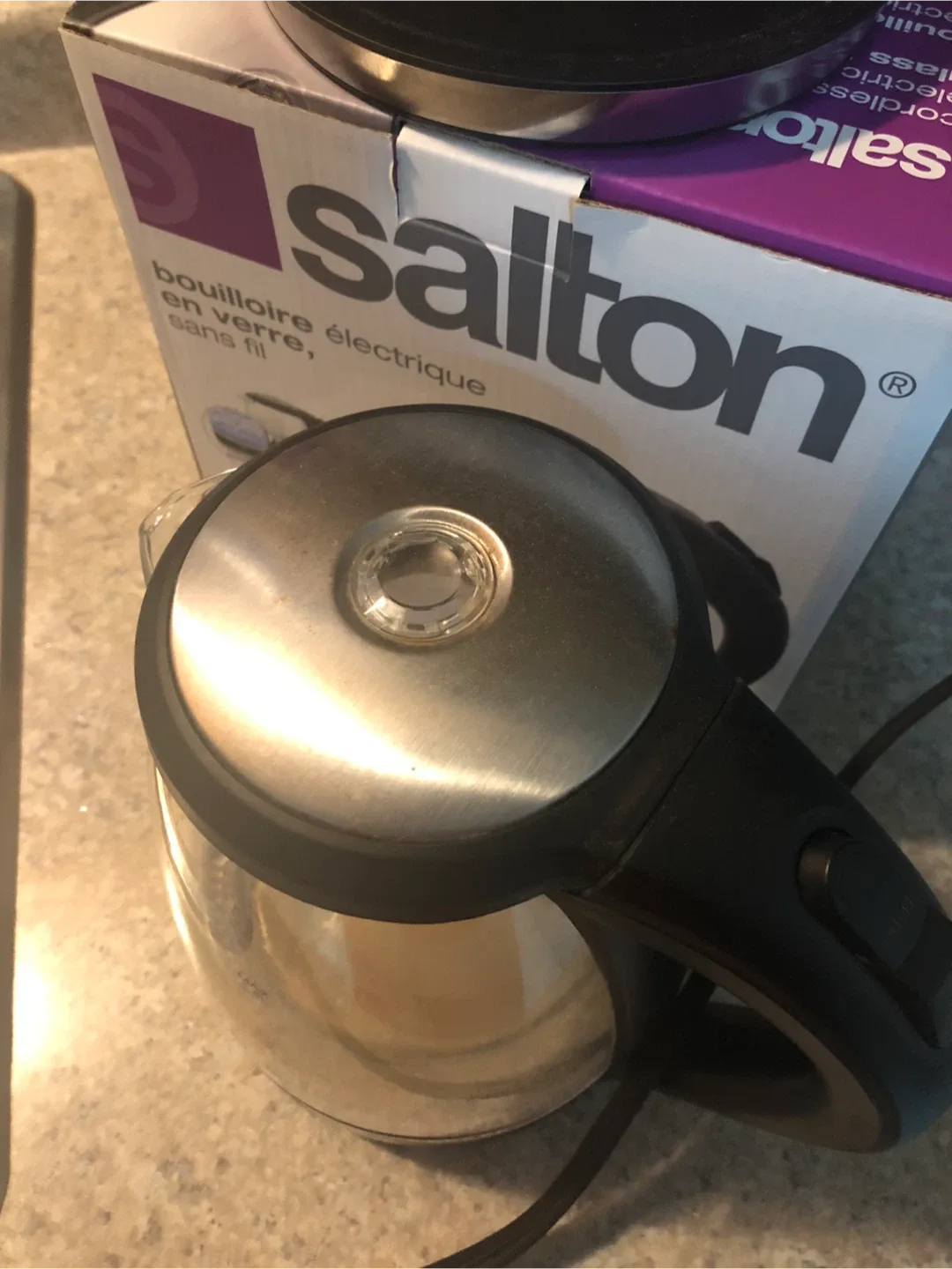 Salton Cordless Electric Glass Kettle image indicator(3)