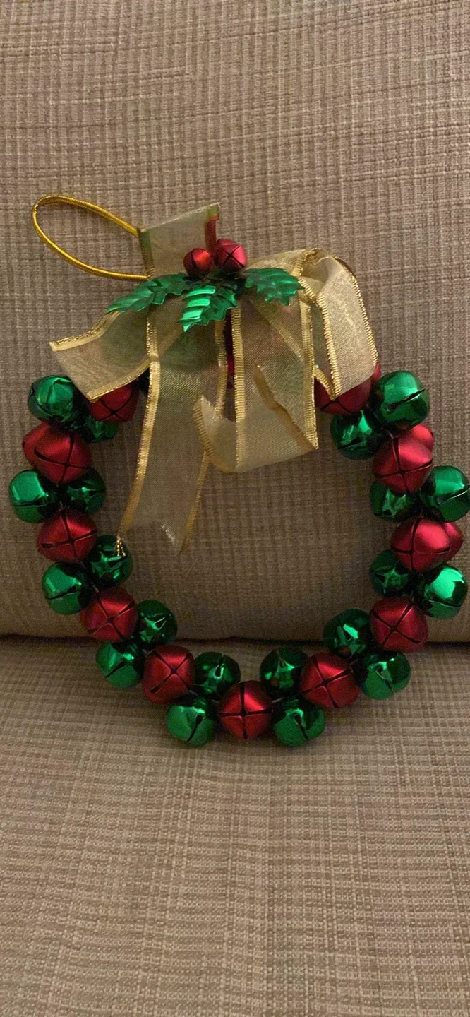Christmas Bell Wreath - Red & Green