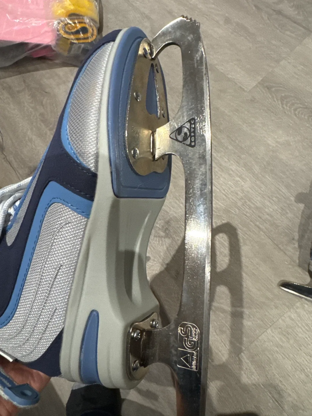 Sofia Ice Skates - Women’s Size 7 image indicator(3)