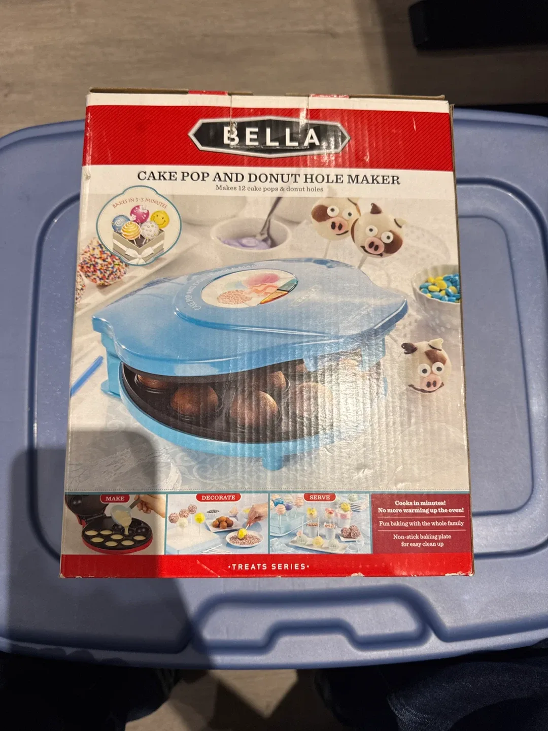 Bella Cake Pop and Donut Hole Maker