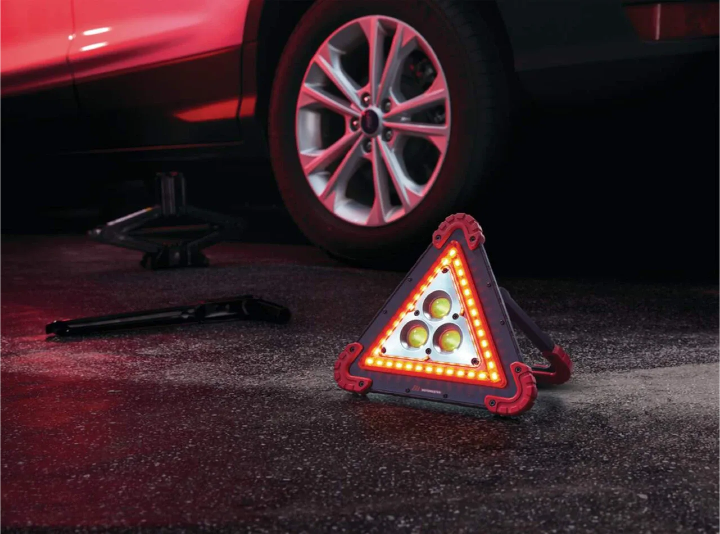 MotoMaster Emergency Triangle Light for Roadside/Warning Use image indicator(4)