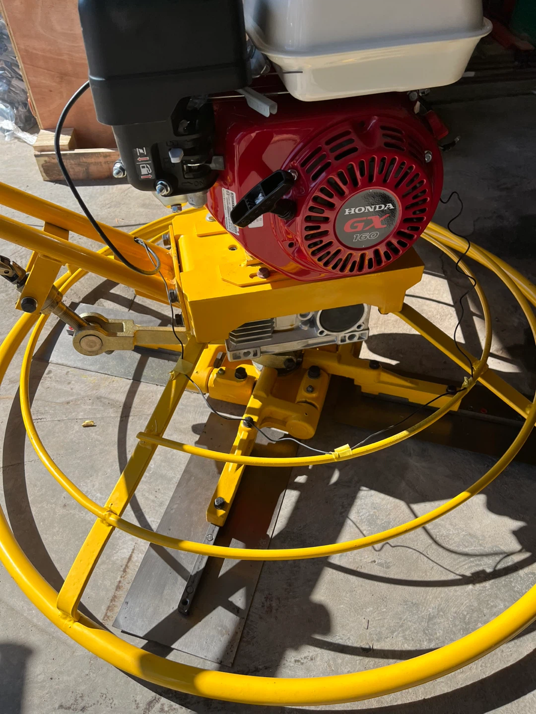 Honda GX160 Power Trowel - Concrete Finishing Tool - photo 2