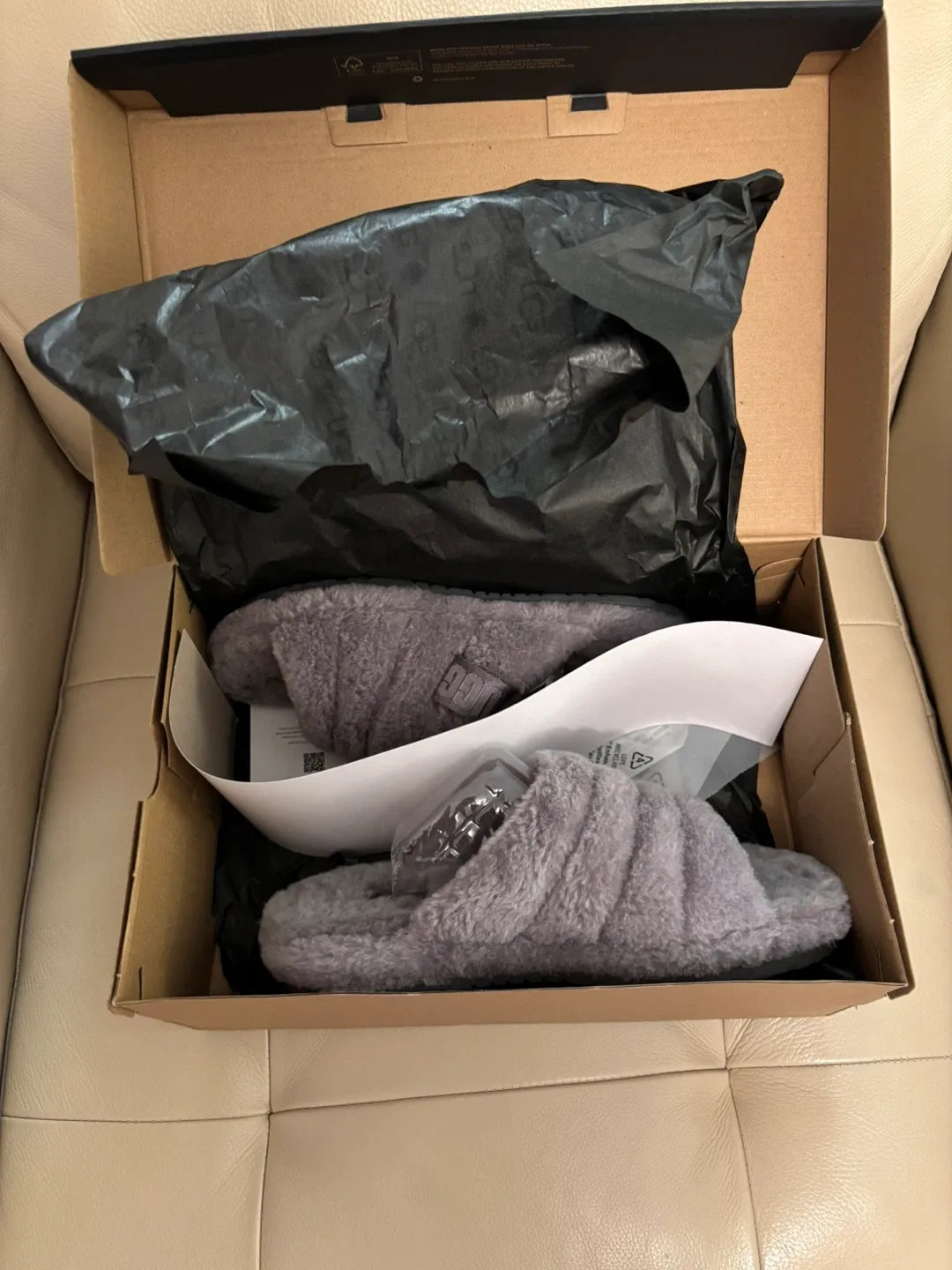 New UGG Fluff Yeah Slides, Size 10, Grey