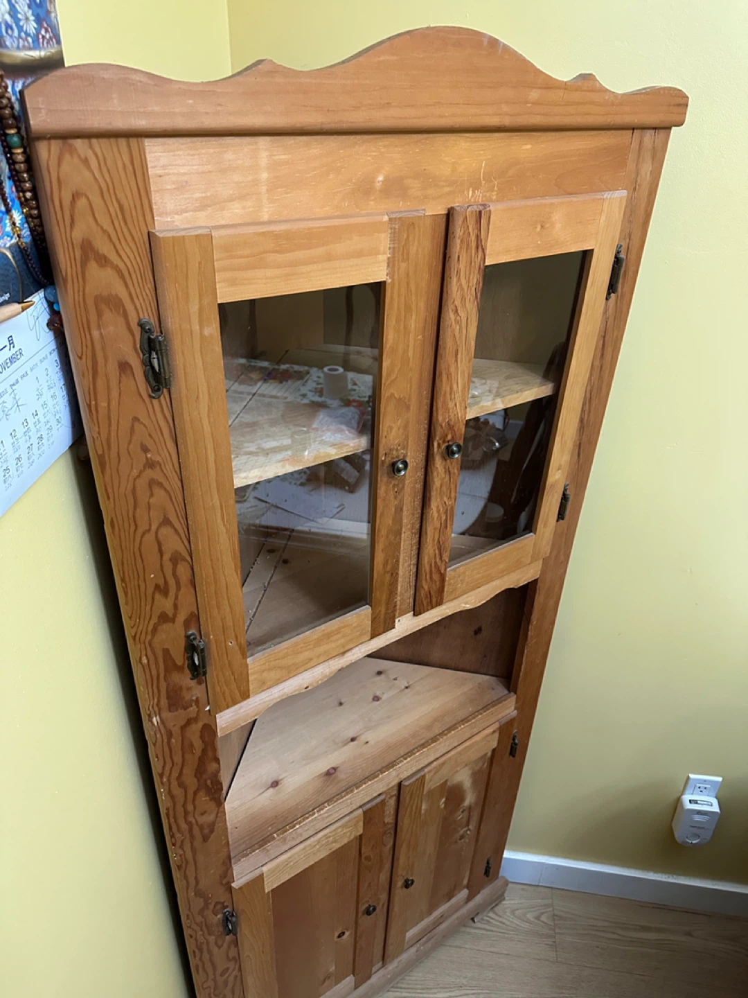 Vintage Solid Wold Corner Cabinet / Hutch (CAN DELIVER) - photo 4