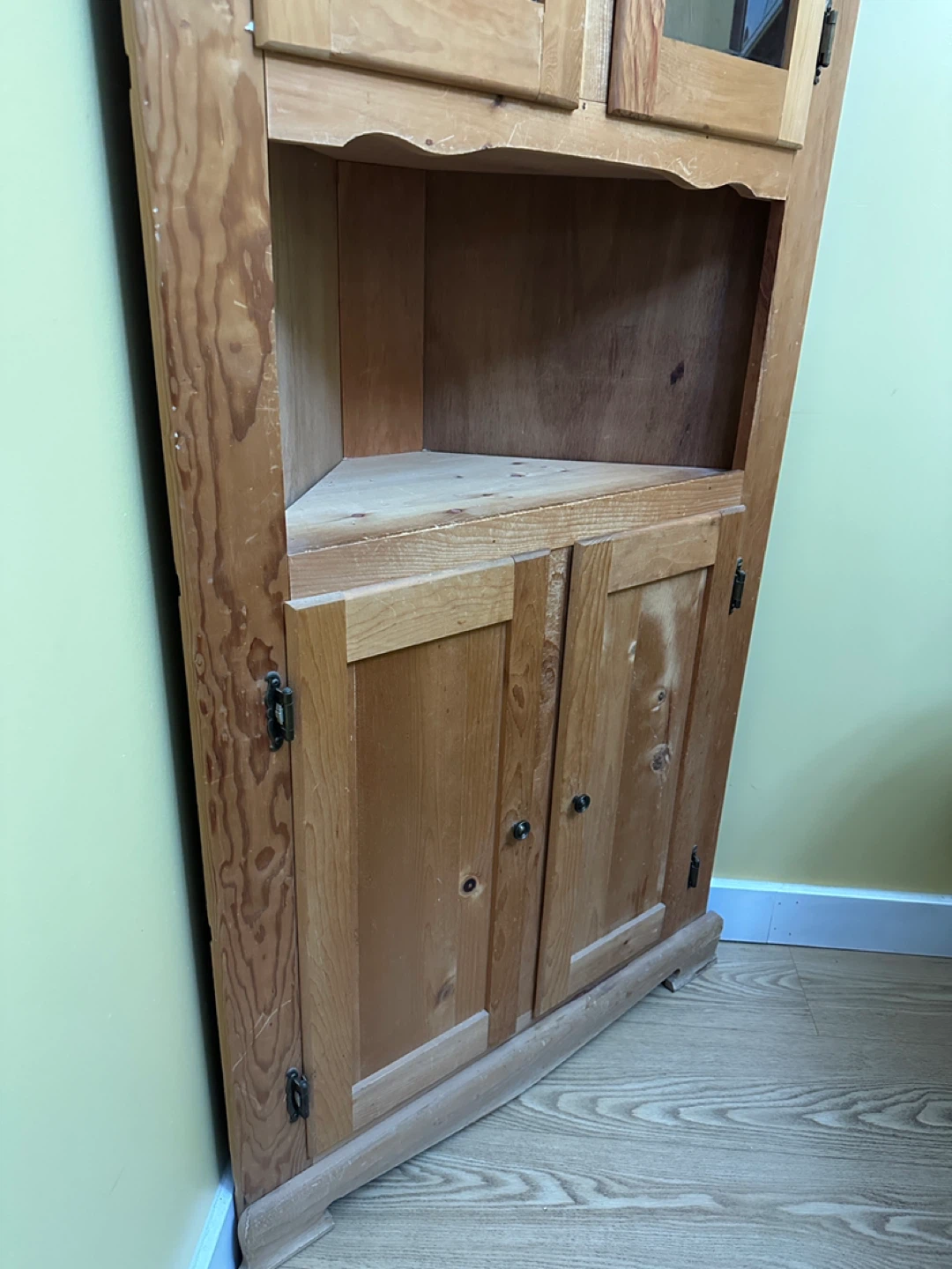 Vintage Solid Wold Corner Cabinet / Hutch (CAN DELIVER) - photo 3