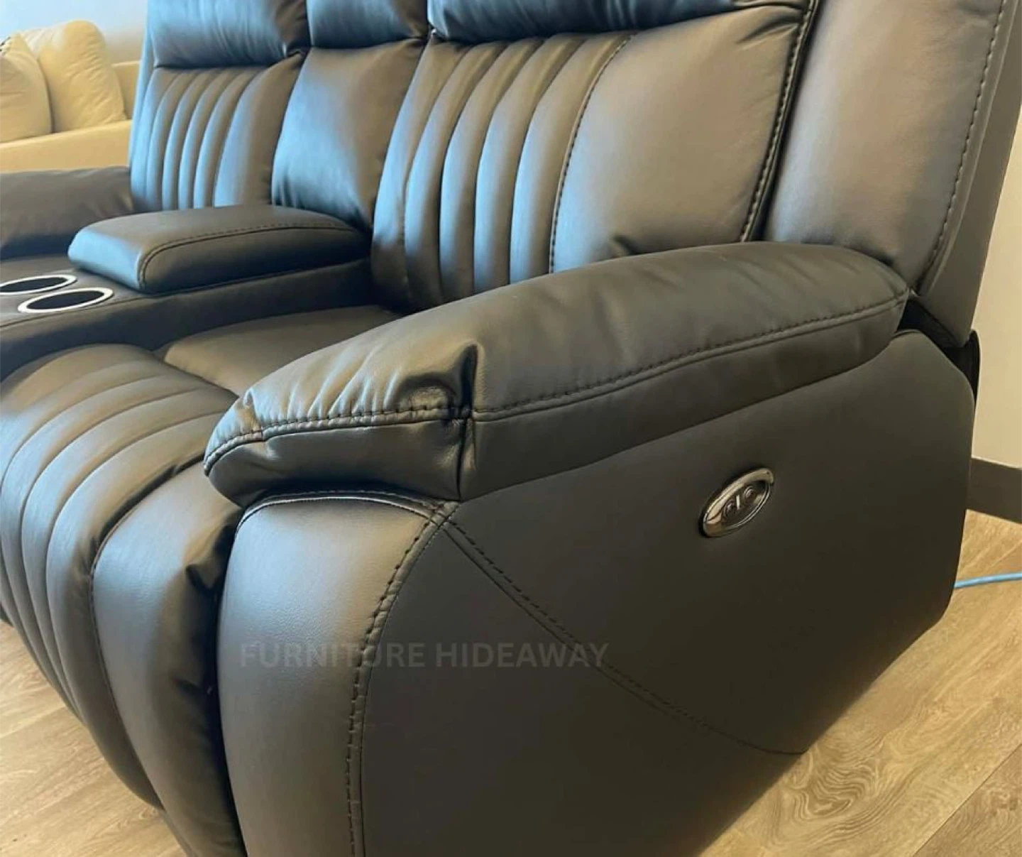 🤩New Recliner in Store—Warranty Included!🤩 - photo 3