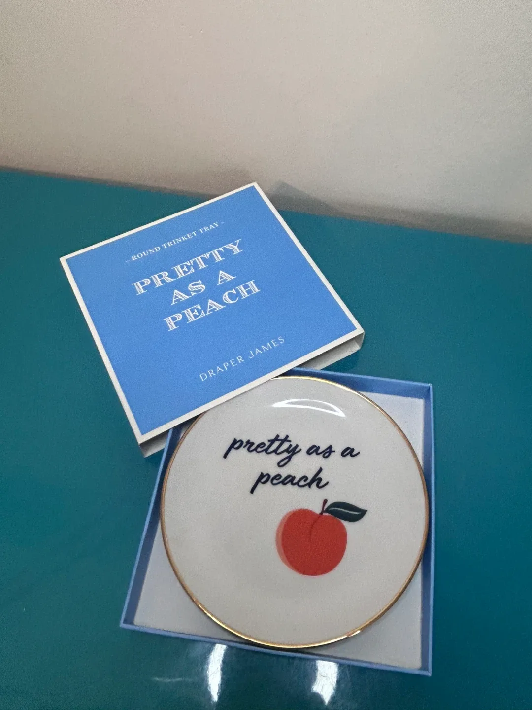 🍑 NEW Draper James “Pretty as a Peach” Gift Set image indicator(4)