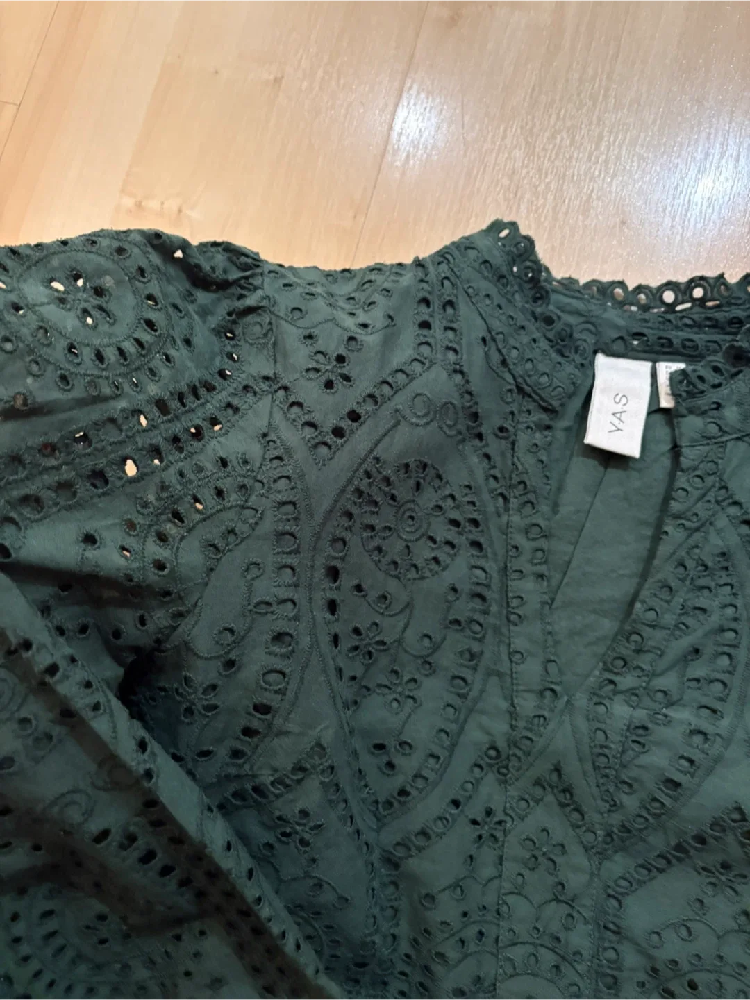 YAS Green Eyelet Blouse - Size M image indicator(3)
