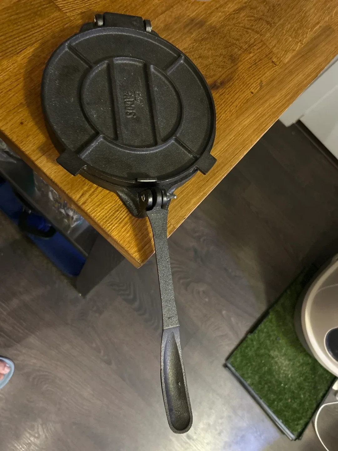 Siete Family Foods Tortilla Press image indicator(4)