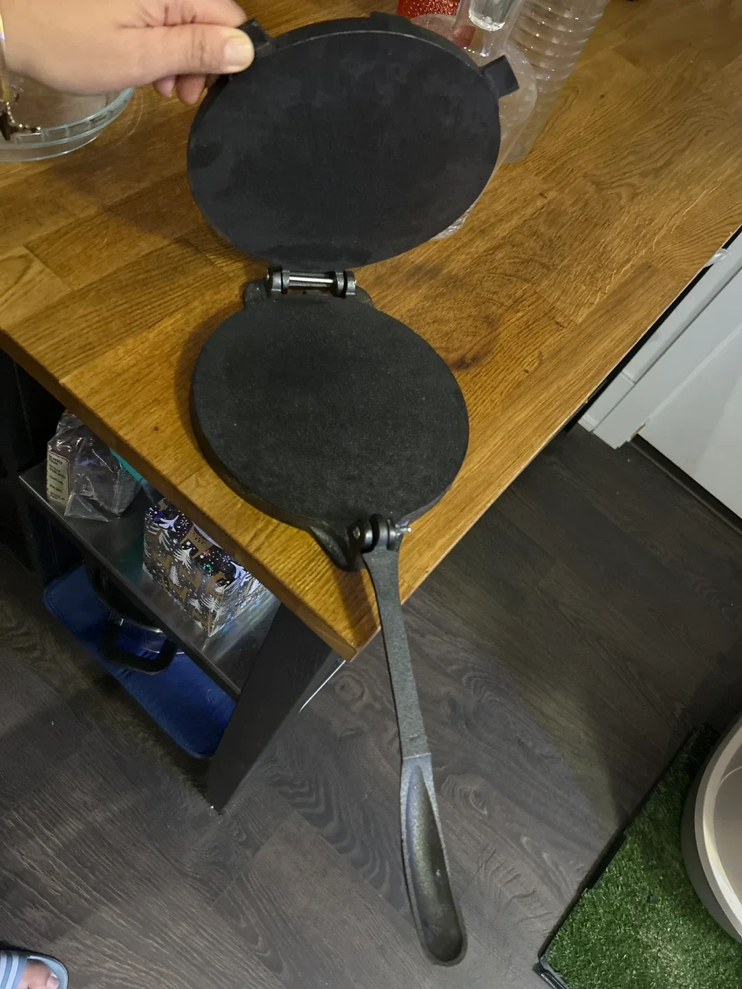 Siete Family Foods Tortilla Press image indicator(3)