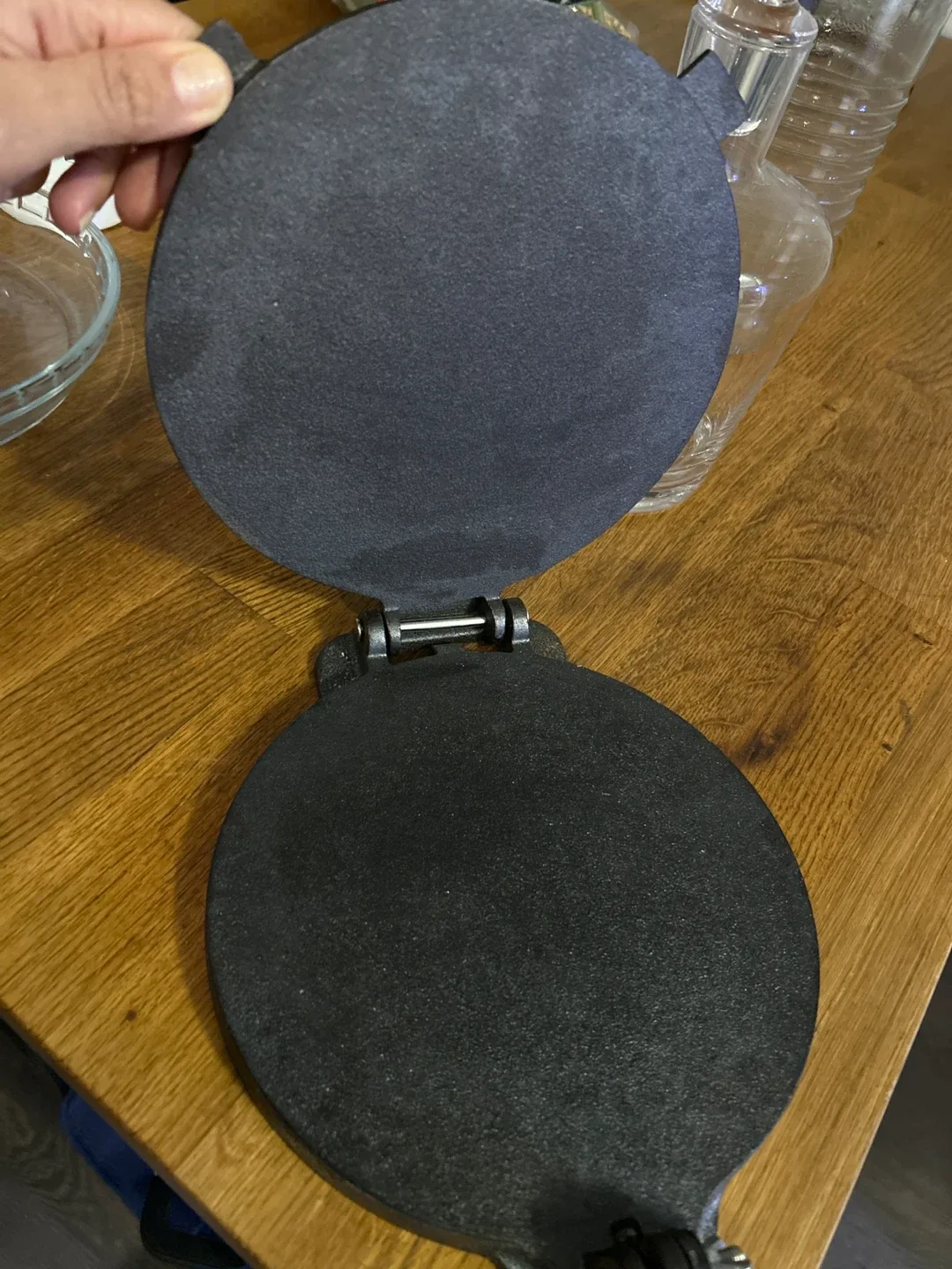 Siete Family Foods Tortilla Press image indicator(2)