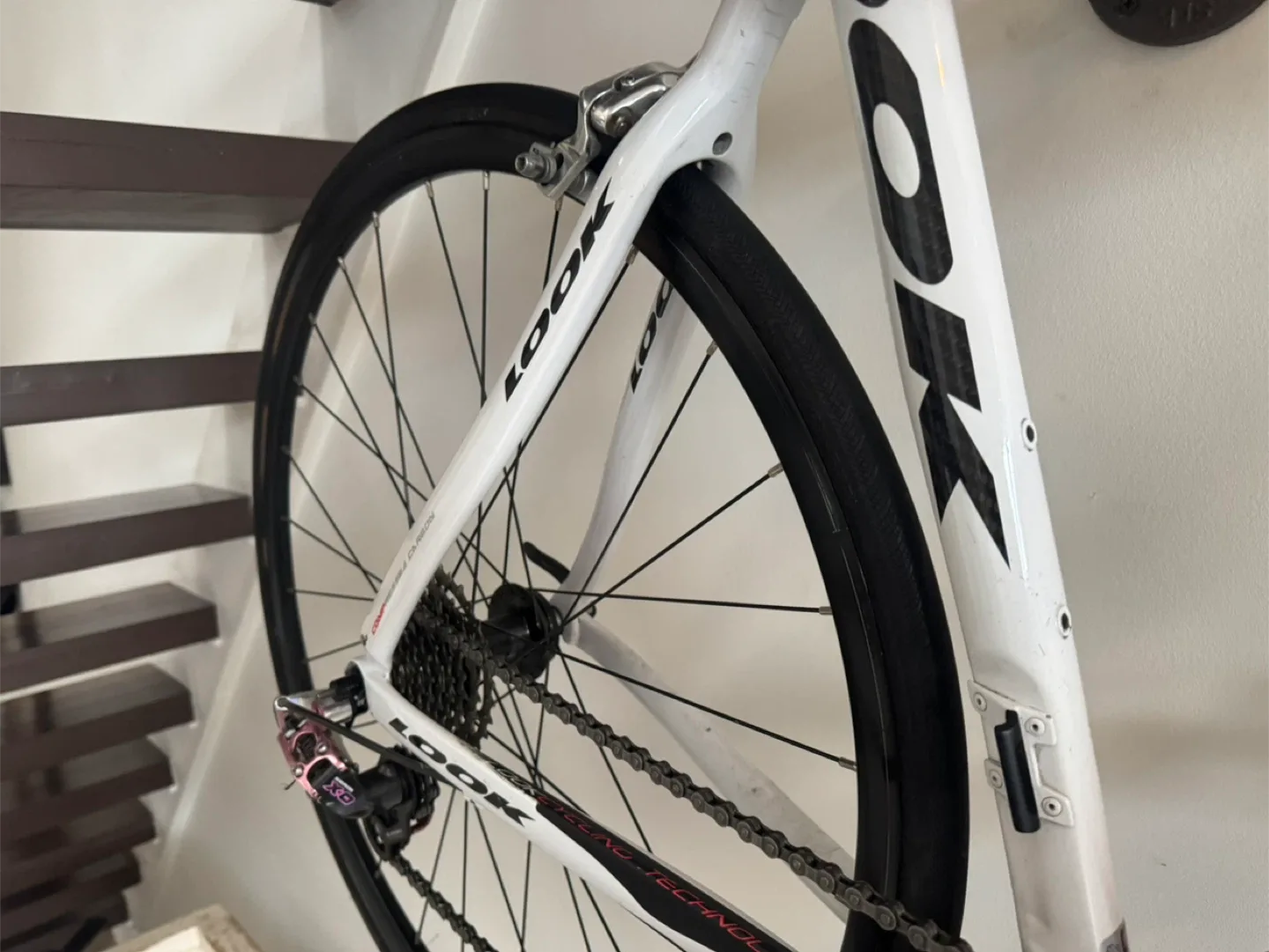 LOOK 595 Road Bike - White & Pink Accents image indicator(3)