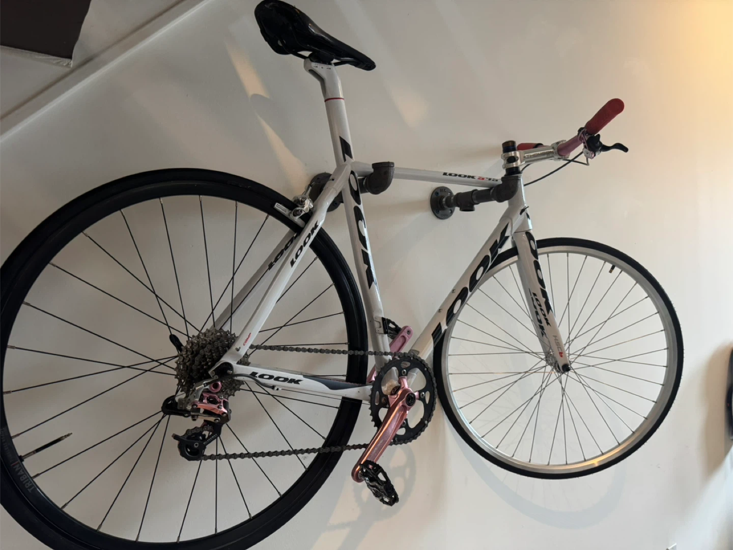 LOOK 595 Road Bike - White & Pink Accents - photo 2