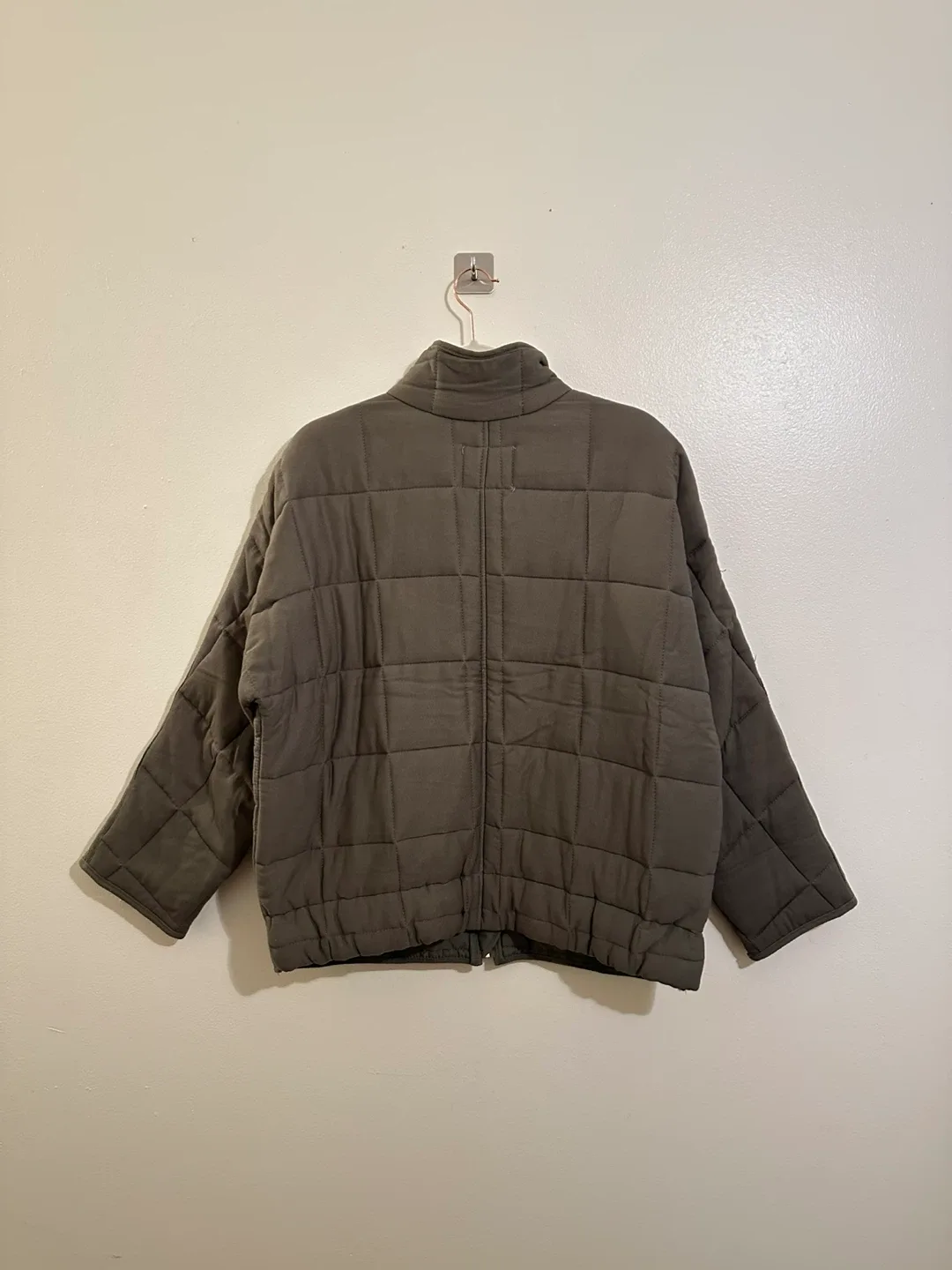 Women’s Quilted Jacket - Size M image indicator(2)