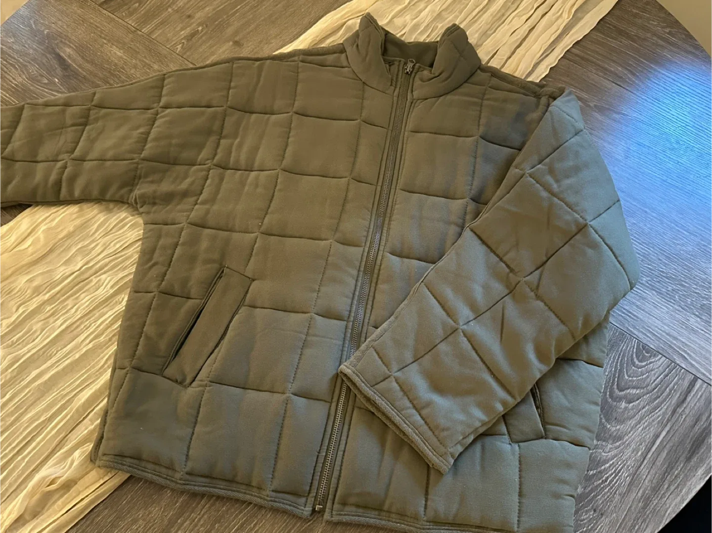 Women’s Quilted Jacket - Size M image indicator(4)