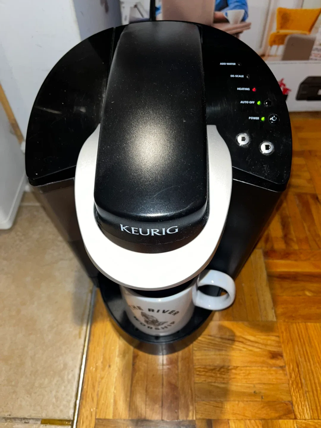 Keurig Single Cup Coffee Maker (large capacity) image indicator(4)