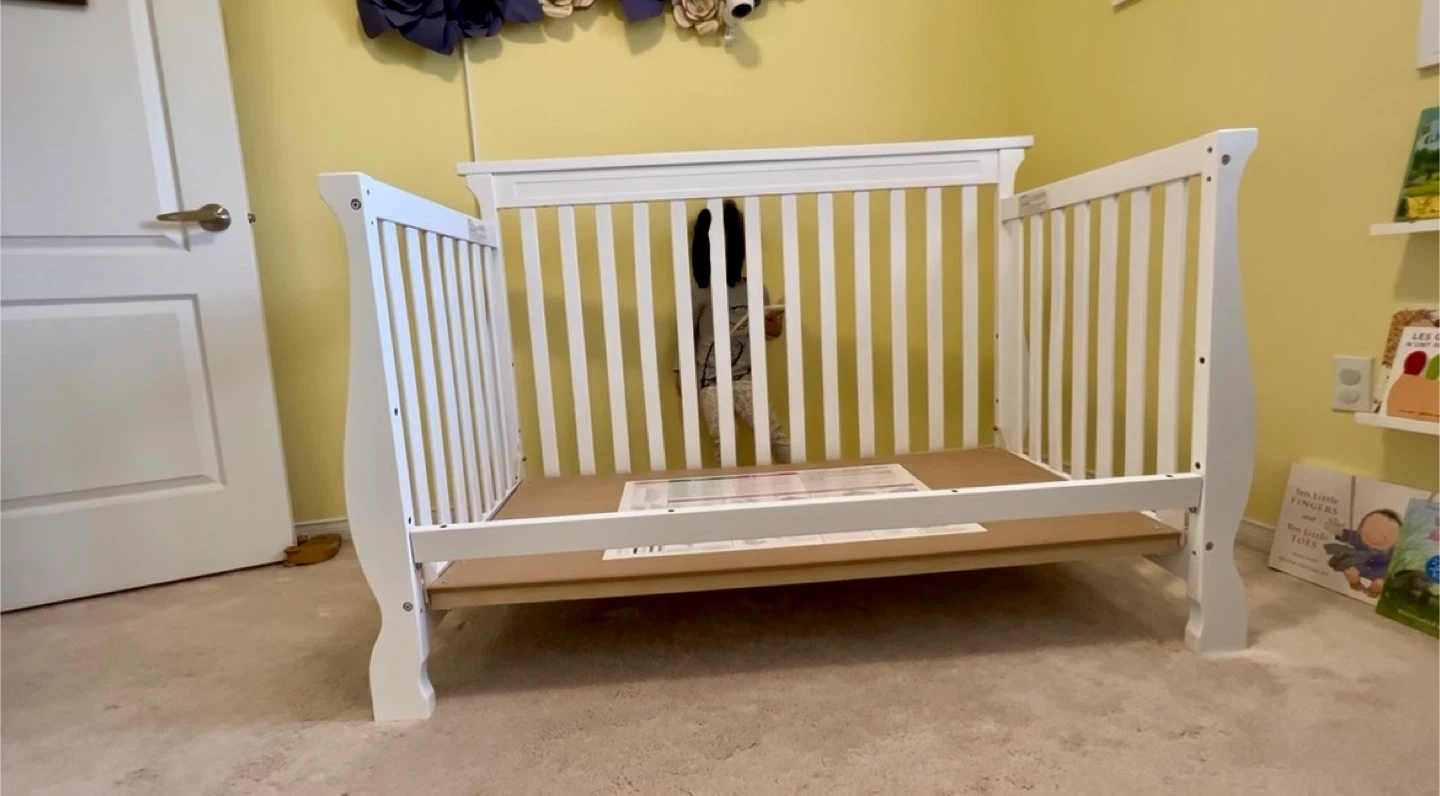 Convertible White Baby Crib - photo 4