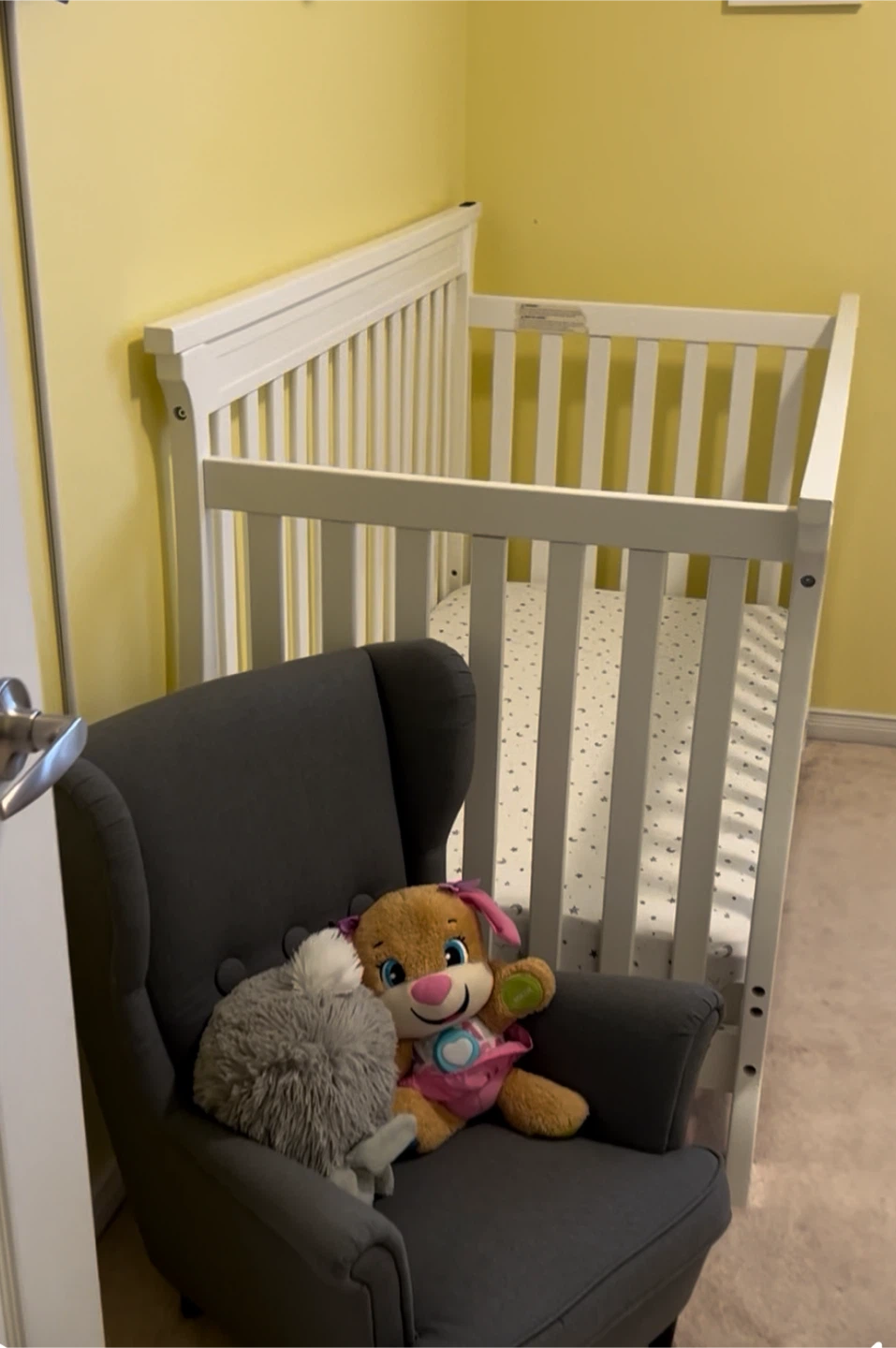 Convertible White Baby Crib