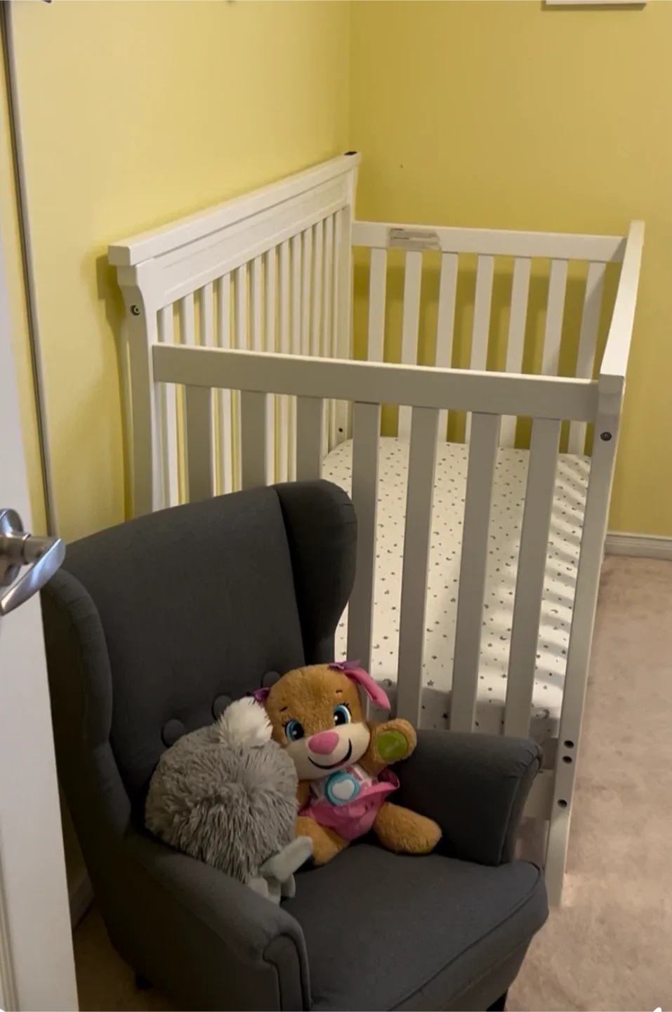 Convertible White Baby Crib