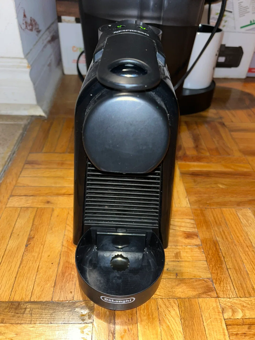 Nespresso DeLonghi Essenza Mini Coffee Machine image indicator(3)