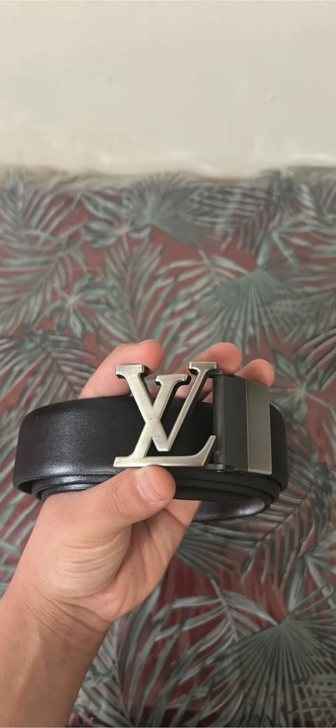 LV and Ferragamo Belts image indicator(8)