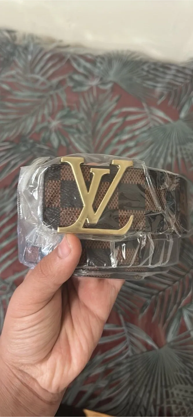 LV and Ferragamo Belts image indicator(5)