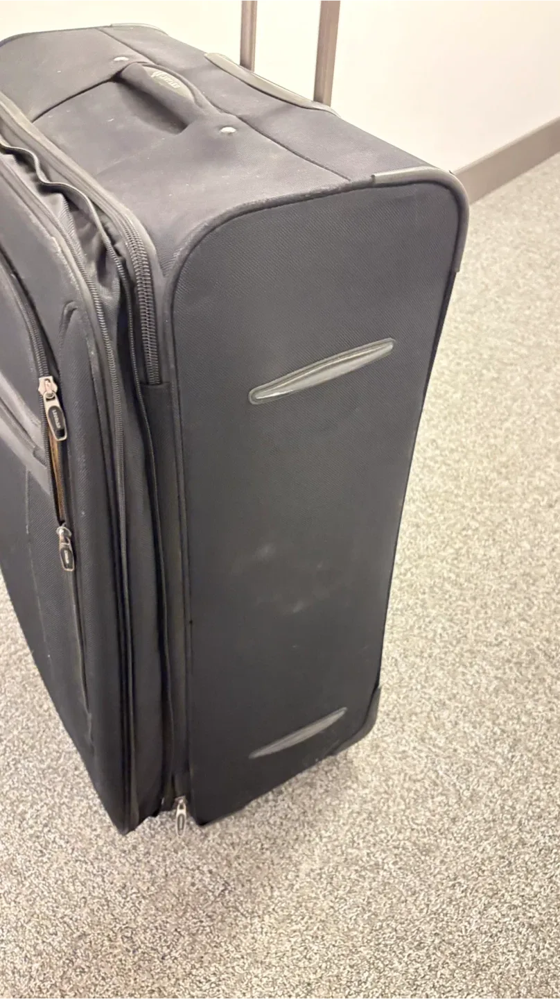 Ricardo Beverly Hills Black Luggage image indicator(2)