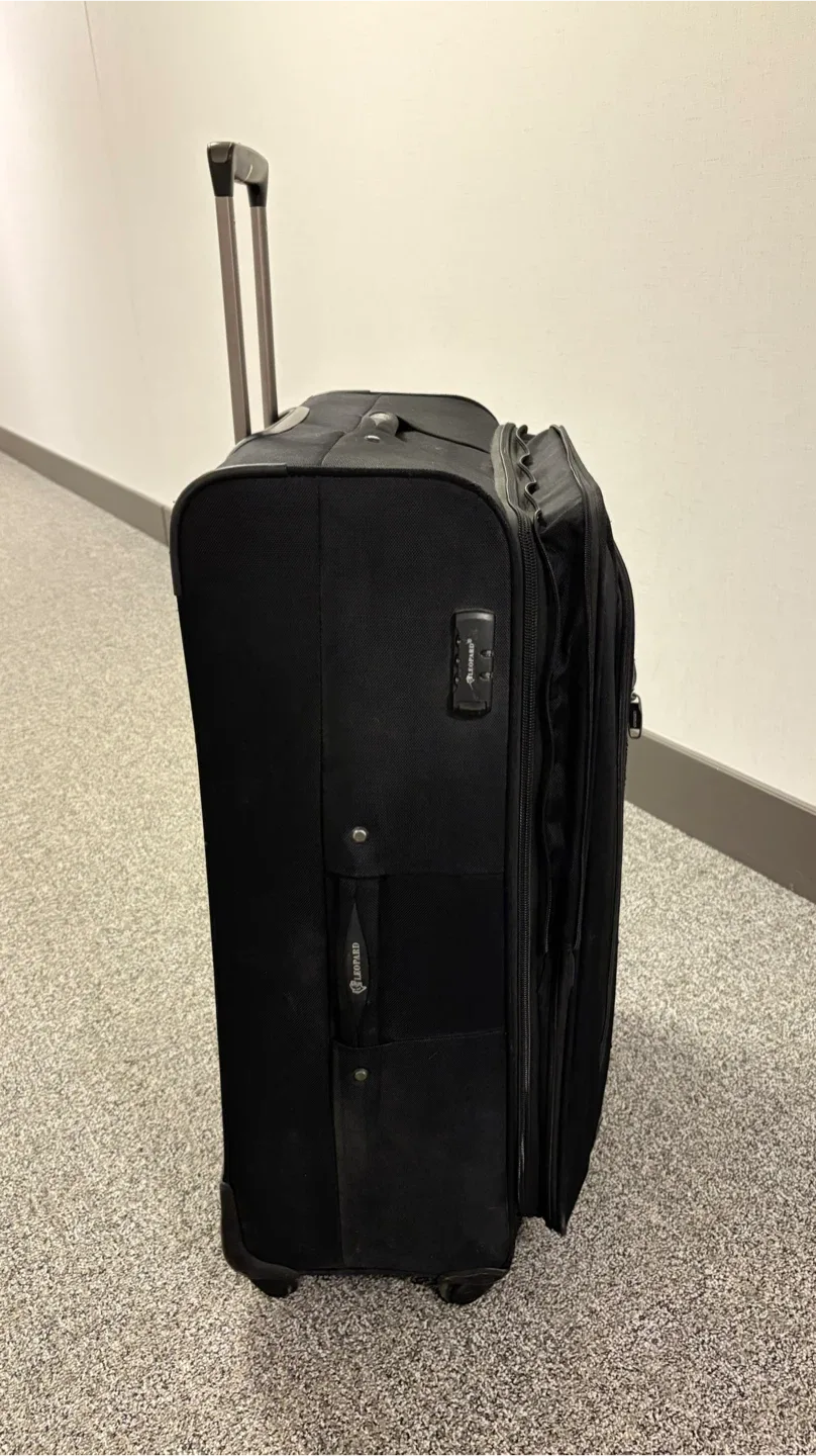 Ricardo Beverly Hills Black Luggage image indicator(3)