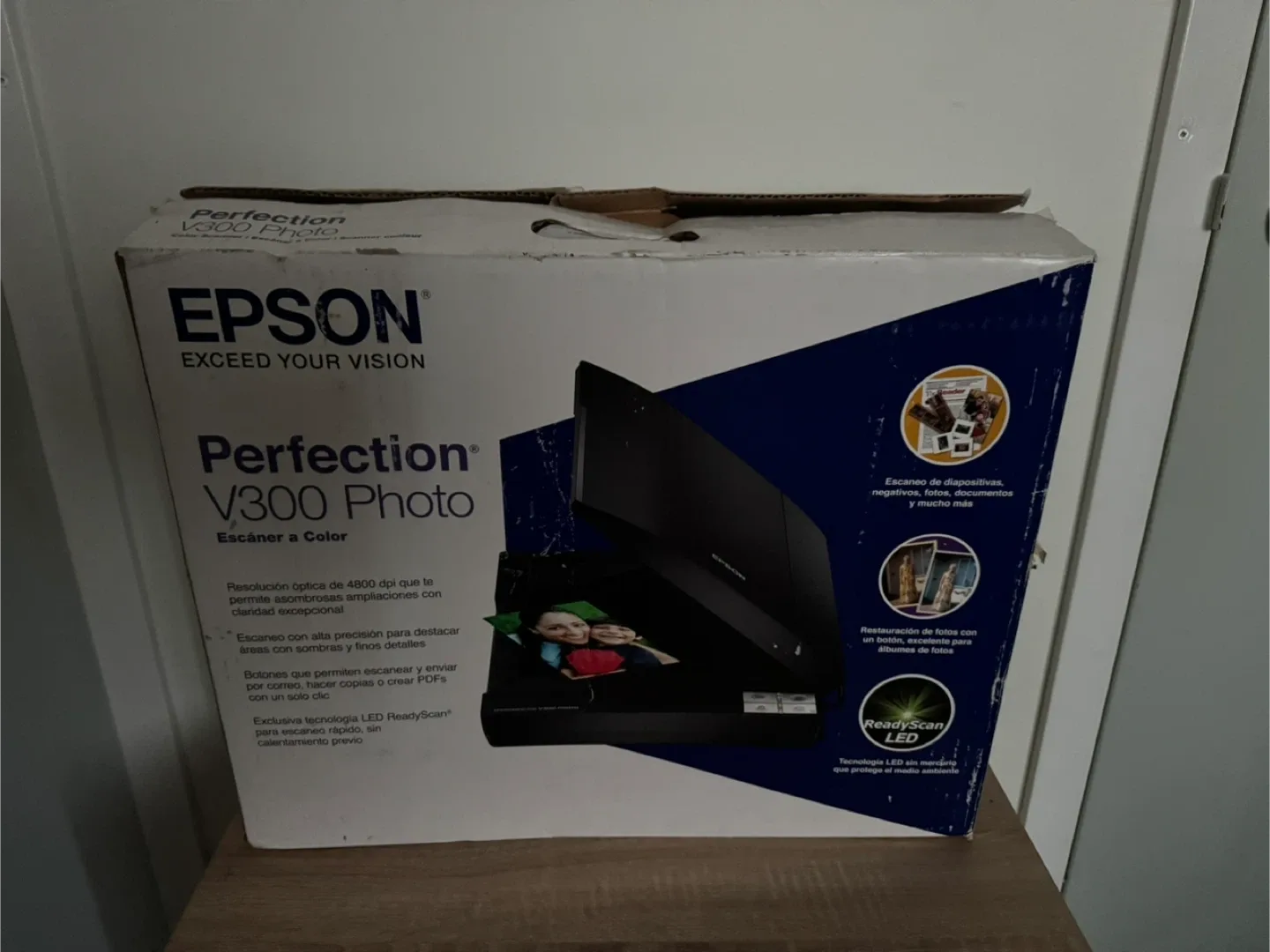 Epson Perfection V300 Photo Scanner image indicator(2)